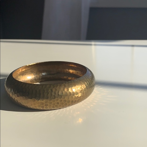 Gold coloured Bracelet - Picture 1 of 2